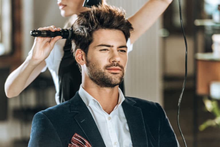 Comment désépaissir des cheveux : conseils homme - les hommes modernes